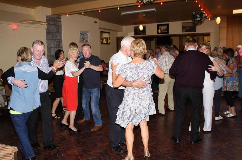 Rathbaun Hotel Lisdoonvarna Bagian luar foto