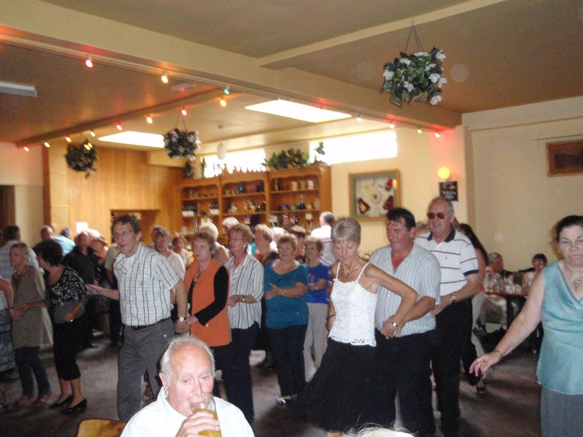 Rathbaun Hotel Lisdoonvarna Bagian luar foto